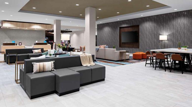 <b>Hilton Garden Inn Chandler Downtown Lobby</b>. Images powered by <a href="https://iceportal.shijigroup.com/" title="IcePortal" target="_blank">IcePortal</a>.
