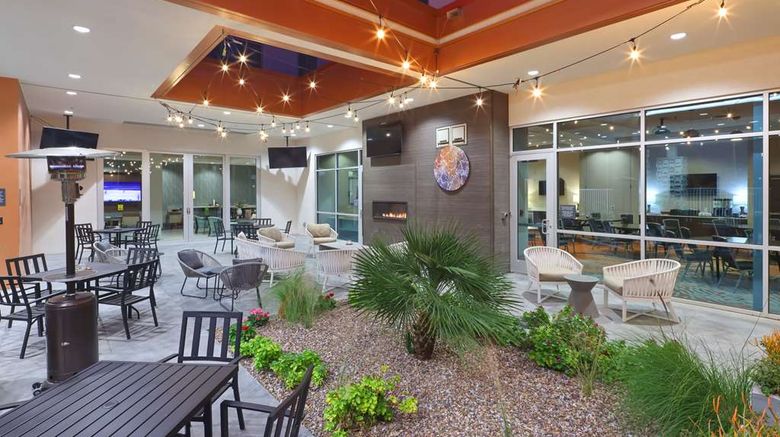 <b>Hilton Garden Inn Chandler Downtown Exterior</b>. Images powered by <a href="https://iceportal.shijigroup.com/" title="IcePortal" target="_blank">IcePortal</a>.