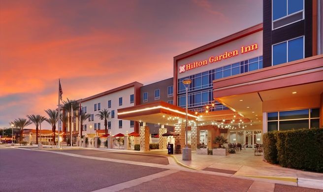 Hilton Garden Inn Chandler Downtown Exterior