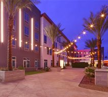 Hilton Garden Inn Chandler Downtown Exterior