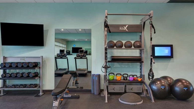 <b>Tru by Hilton St Petersburg Downtown Health</b>. Images powered by <a href="https://iceportal.shijigroup.com/" title="IcePortal" target="_blank">IcePortal</a>.