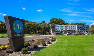 Tru by Hilton Saint Joseph