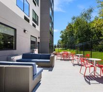Tru by Hilton Saint Joseph Exterior