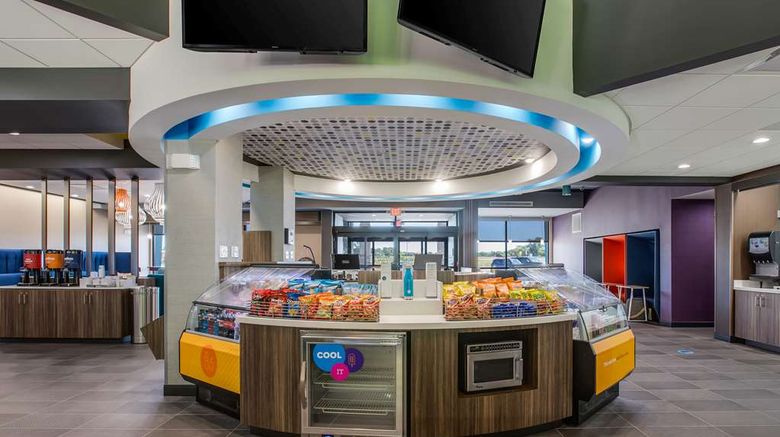 <b>Tru by Hilton Saint Joseph Lobby</b>. Images powered by <a href="https://iceportal.shijigroup.com/" title="IcePortal" target="_blank">IcePortal</a>.