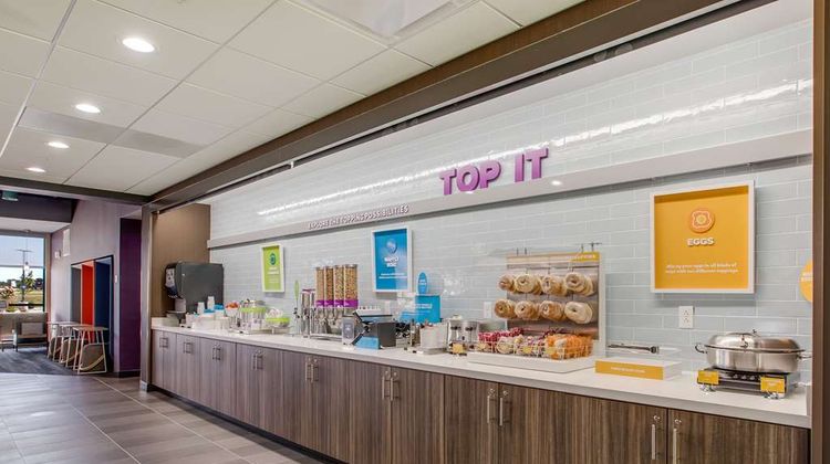 Tru by Hilton Saint Joseph Restaurant