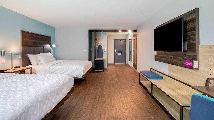 Tru by Hilton Saint Joseph Room