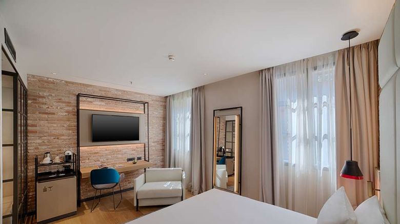 <b>NH Collection Murano Villa Suite</b>. Images powered by <a href="https://iceportal.shijigroup.com/" title="IcePortal" target="_blank">IcePortal</a>.