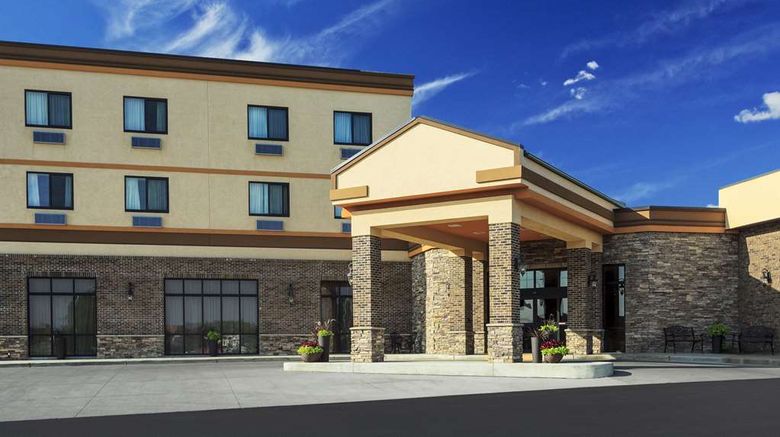 <b>Roosevelt Grand Dakota, SureStay Collect Exterior</b>. Images powered by <a href="https://iceportal.shijigroup.com/" title="IcePortal" target="_blank">IcePortal</a>.