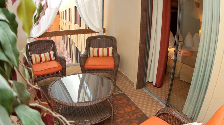 <b>Roosevelt Grand Dakota, SureStay Collect Suite</b>. Images powered by <a href="https://iceportal.shijigroup.com/" title="IcePortal" target="_blank">IcePortal</a>.
