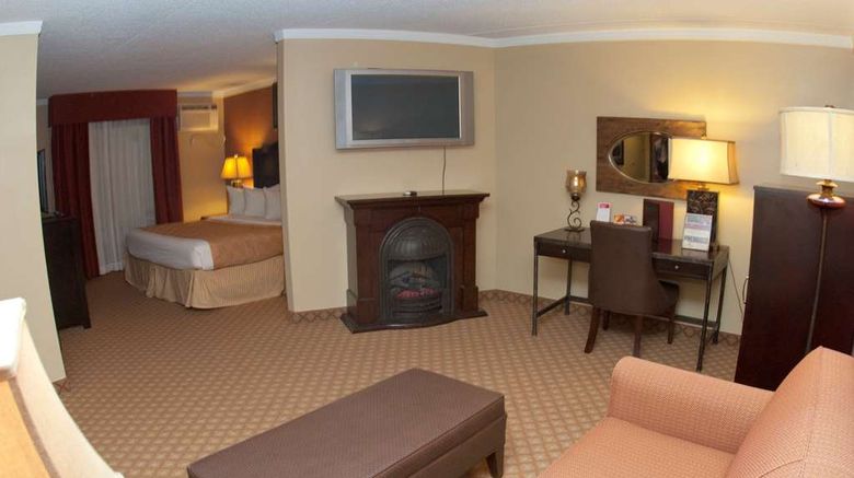 <b>Roosevelt Grand Dakota, SureStay Collect Suite</b>. Images powered by <a href="https://iceportal.shijigroup.com/" title="IcePortal" target="_blank">IcePortal</a>.