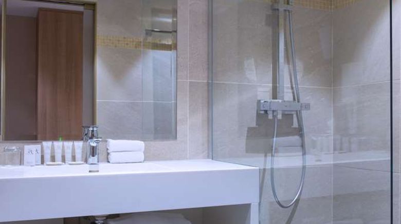 <b>Hotel Beau Rivage Room</b>. Images powered by <a href="https://iceportal.shijigroup.com/" title="IcePortal" target="_blank">IcePortal</a>.
