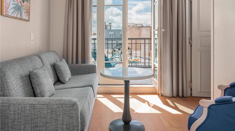 <b>Hotel Le Belleval Suite</b>. Images powered by <a href="https://iceportal.shijigroup.com/" title="IcePortal" target="_blank">IcePortal</a>.
