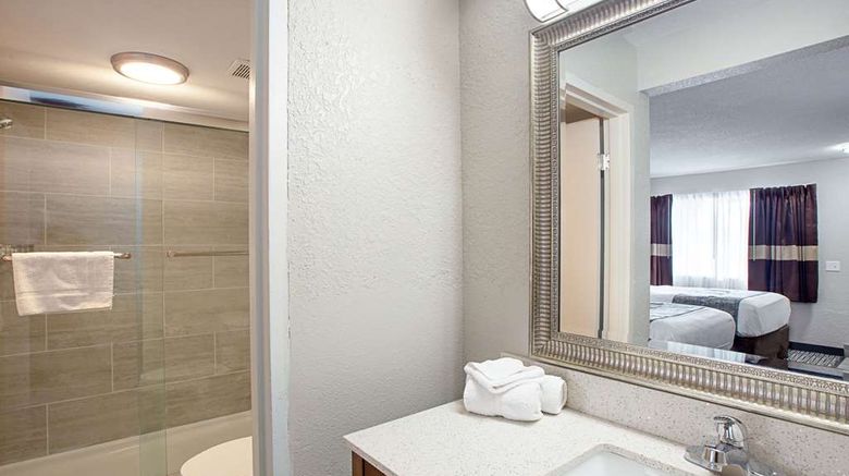 <b>Clarion Pointe East Lansing University Room</b>. Images powered by <a href="https://iceportal.shijigroup.com/" title="IcePortal" target="_blank">IcePortal</a>.