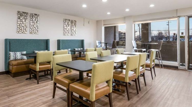 Clarion Pointe East Lansing University Restaurant