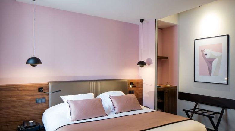 <b>Hostellerie Chapeau Rouge Room</b>. Images powered by <a href="https://iceportal.shijigroup.com/" title="IcePortal" target="_blank">IcePortal</a>.