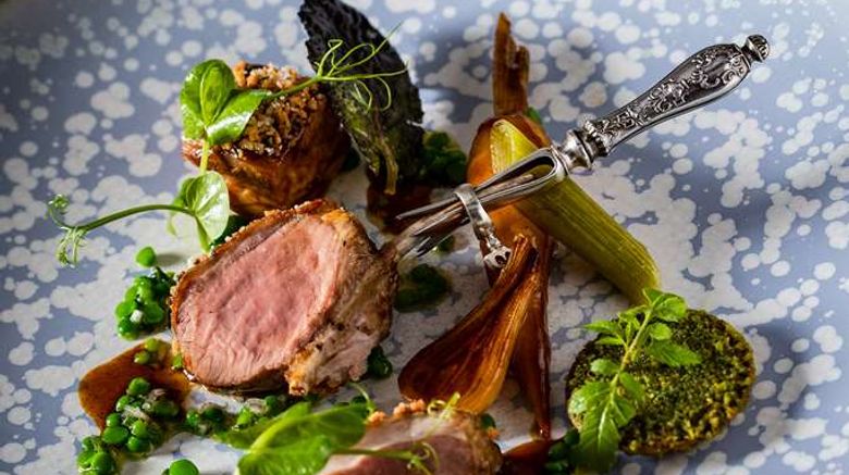 <b>Hostellerie Chapeau Rouge Restaurant</b>. Images powered by <a href="https://iceportal.shijigroup.com/" title="IcePortal" target="_blank">IcePortal</a>.