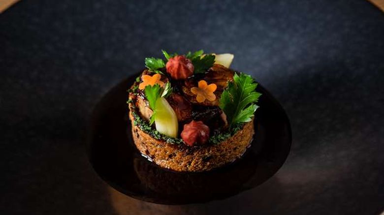 <b>Hostellerie Chapeau Rouge Restaurant</b>. Images powered by <a href="https://iceportal.shijigroup.com/" title="IcePortal" target="_blank">IcePortal</a>.