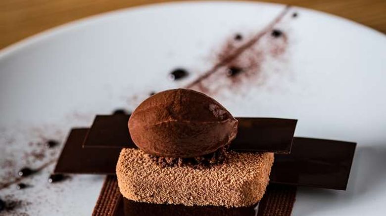 <b>Hostellerie Chapeau Rouge Restaurant</b>. Images powered by <a href="https://iceportal.shijigroup.com/" title="IcePortal" target="_blank">IcePortal</a>.