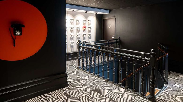 <b>Hostellerie Chapeau Rouge Lobby</b>. Images powered by <a href="https://iceportal.shijigroup.com/" title="IcePortal" target="_blank">IcePortal</a>.