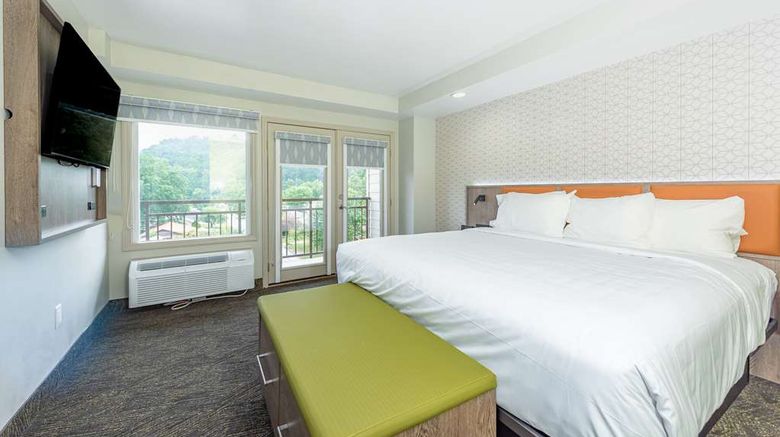 <b>Best Western Plus Apple Valley Lodge Suite</b>. Images powered by <a href="https://iceportal.shijigroup.com/" title="IcePortal" target="_blank">IcePortal</a>.