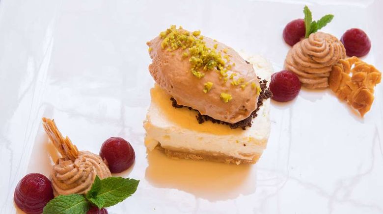 <b>Essener Hof, Sure Hotel Collection by BW Restaurant</b>. Images powered by <a href="https://iceportal.shijigroup.com/" title="IcePortal" target="_blank">IcePortal</a>.