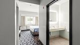 Wingate by Wyndham Houston Intcl Airport Room