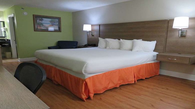 <b>SureStay Plus by Best Western St. Marys Room</b>. Images powered by <a href="https://iceportal.shijigroup.com/" title="IcePortal" target="_blank">IcePortal</a>.