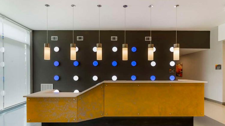 GLo Best Western Pooler-Savannah Airport Lobby