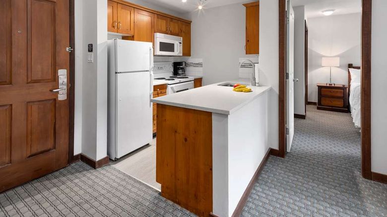 <b>Blackcomb Springs Suites Room</b>. Images powered by <a href="https://iceportal.shijigroup.com/" title="IcePortal" target="_blank">IcePortal</a>.