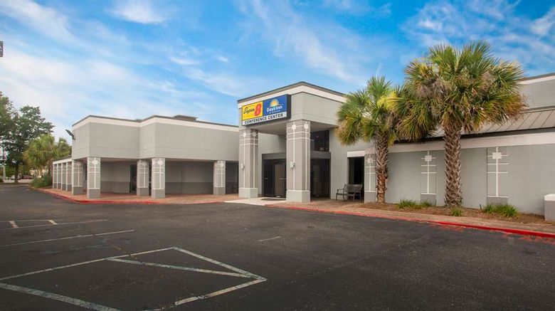 <b>Super 8 by Wyndham Mobile I-65 Exterior</b>. Images powered by <a href="https://iceportal.shijigroup.com/" title="IcePortal" target="_blank">IcePortal</a>.