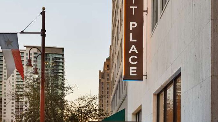Hyatt Place Houston Downtown Exterior