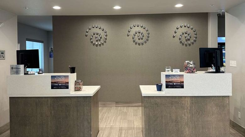 <b>Best Western Plus Chandler Lobby</b>. Images powered by <a href="https://iceportal.shijigroup.com/" title="IcePortal" target="_blank">IcePortal</a>.