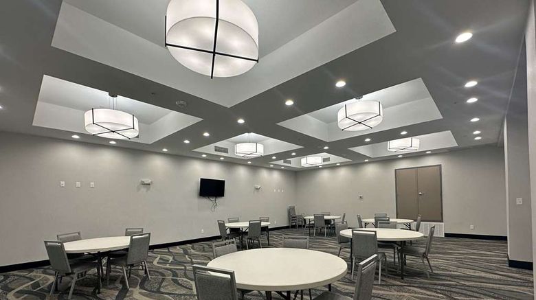 <b>Best Western Plus Chandler Meeting</b>. Images powered by <a href="https://iceportal.shijigroup.com/" title="IcePortal" target="_blank">IcePortal</a>.