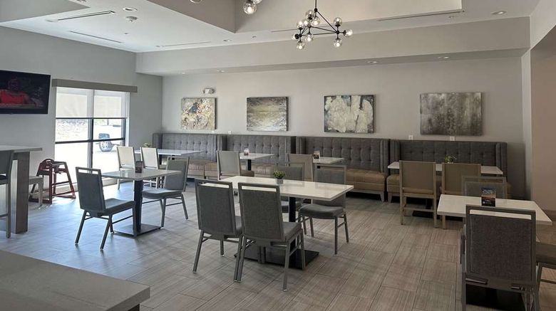 <b>Best Western Plus Chandler Restaurant</b>. Images powered by <a href="https://iceportal.shijigroup.com/" title="IcePortal" target="_blank">IcePortal</a>.