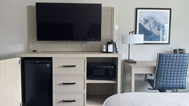 <b>Best Western Plus Chandler Room</b>. Images powered by <a href="https://iceportal.shijigroup.com/" title="IcePortal" target="_blank">IcePortal</a>.