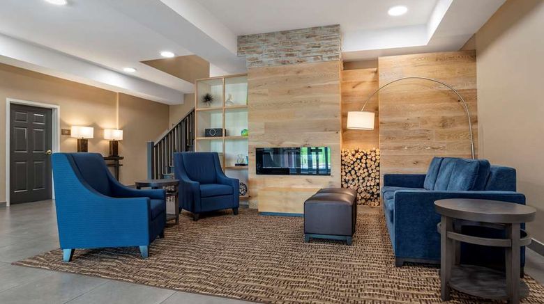 <b>Comfort Inn & Suites Millbrook Lobby</b>. Images powered by <a href="https://iceportal.shijigroup.com/" title="IcePortal" target="_blank">IcePortal</a>.