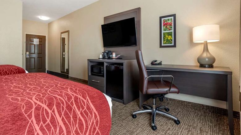 <b>Comfort Inn & Suites Millbrook Room</b>. Images powered by <a href="https://iceportal.shijigroup.com/" title="IcePortal" target="_blank">IcePortal</a>.