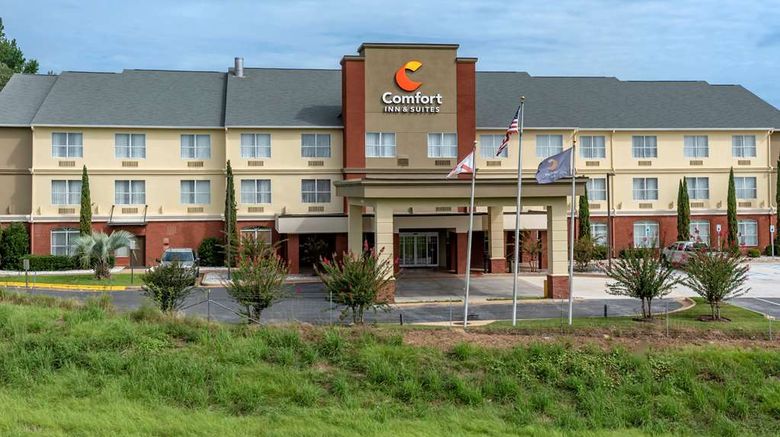 <b>Comfort Inn & Suites Millbrook Exterior</b>. Images powered by <a href="https://iceportal.shijigroup.com/" title="IcePortal" target="_blank">IcePortal</a>.