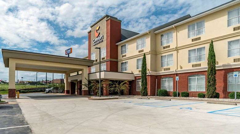 <b>Comfort Inn & Suites Millbrook Exterior</b>. Images powered by <a href="https://iceportal.shijigroup.com/" title="IcePortal" target="_blank">IcePortal</a>.