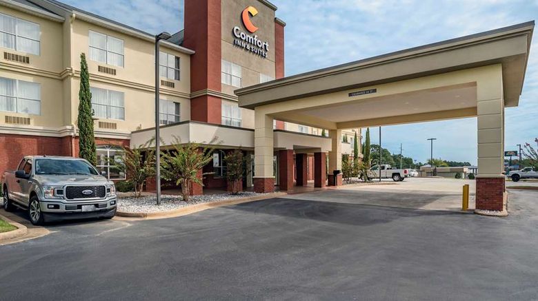 <b>Comfort Inn & Suites Millbrook Exterior</b>. Images powered by <a href="https://iceportal.shijigroup.com/" title="IcePortal" target="_blank">IcePortal</a>.