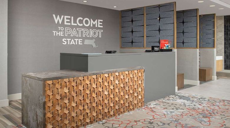 <b>Hampton Inn Boston Logan Airport Chelsea Lobby</b>. Images powered by <a href="https://iceportal.shijigroup.com/" title="IcePortal" target="_blank">IcePortal</a>.