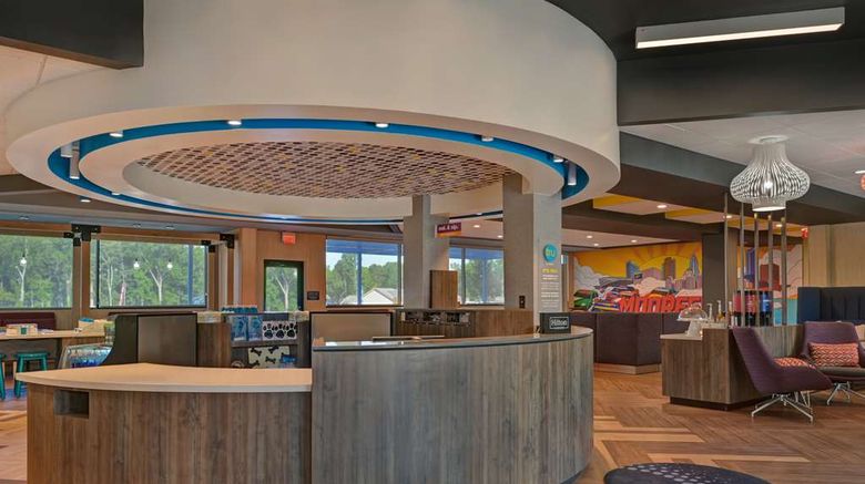 <b>Tru by Hilton Mooresville Lobby</b>. Images powered by <a href="https://iceportal.shijigroup.com/" title="IcePortal" target="_blank">IcePortal</a>.