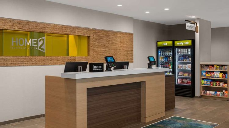 Home2 Suites Des Moines-Drake University Lobby