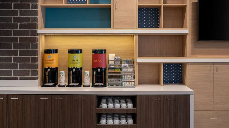 <b>Home2 Suites Des Moines-Drake University Restaurant</b>. Images powered by <a href="https://iceportal.shijigroup.com/" title="IcePortal" target="_blank">IcePortal</a>.