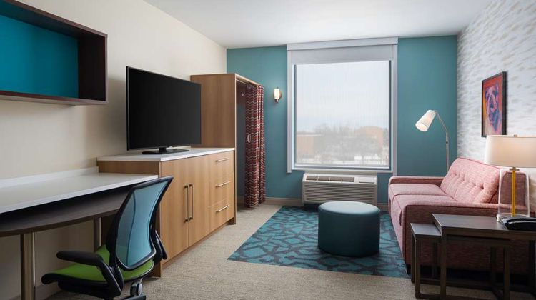 Home2 Suites Des Moines-Drake University Room