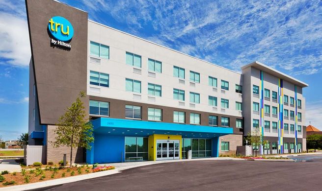 Tru by Hilton Prattville Exterior