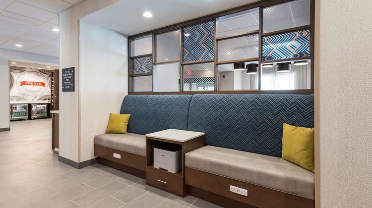Hampton Inn Niles Lobby