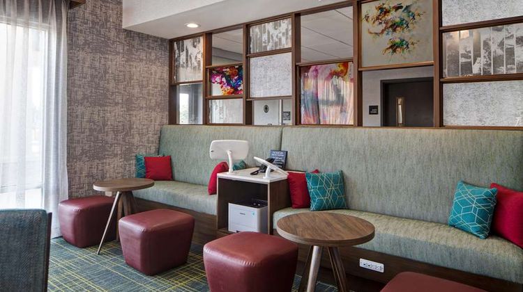 Hampton Inn & Suites Deptford Lobby
