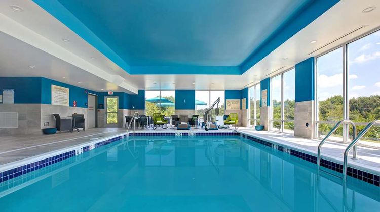 Hampton Inn & Suites Deptford Pool