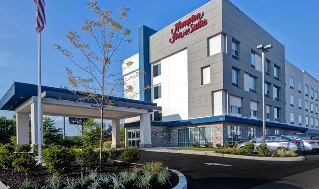Hampton Inn & Suites Deptford Exterior